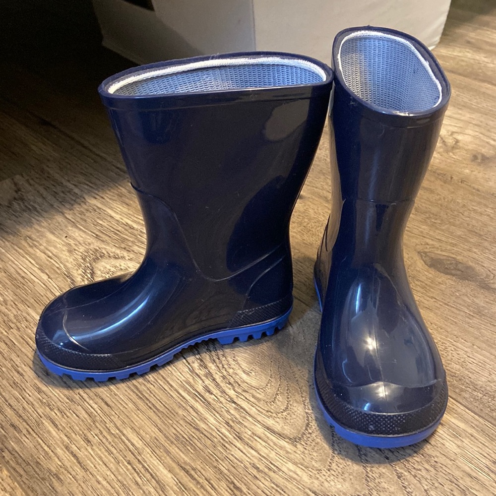 Kids rain boots